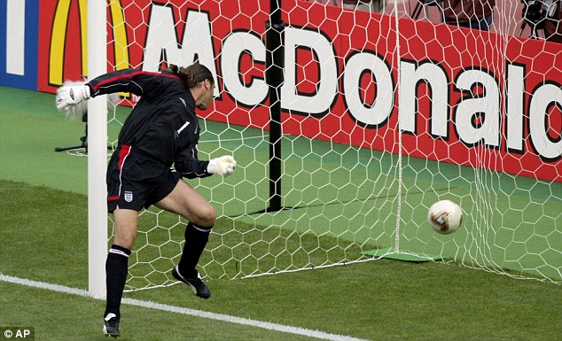 article-2273877-0052831300000258-563_634x385