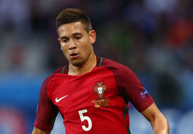 raphaelguerreiro-cropped_wu4ob5ky729u1lb83kx8wjpx6